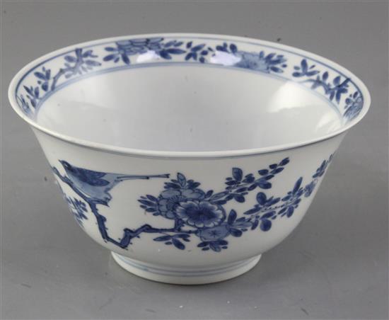 A Chinese blue and white bowl, Kangxi period, diameter 18cm